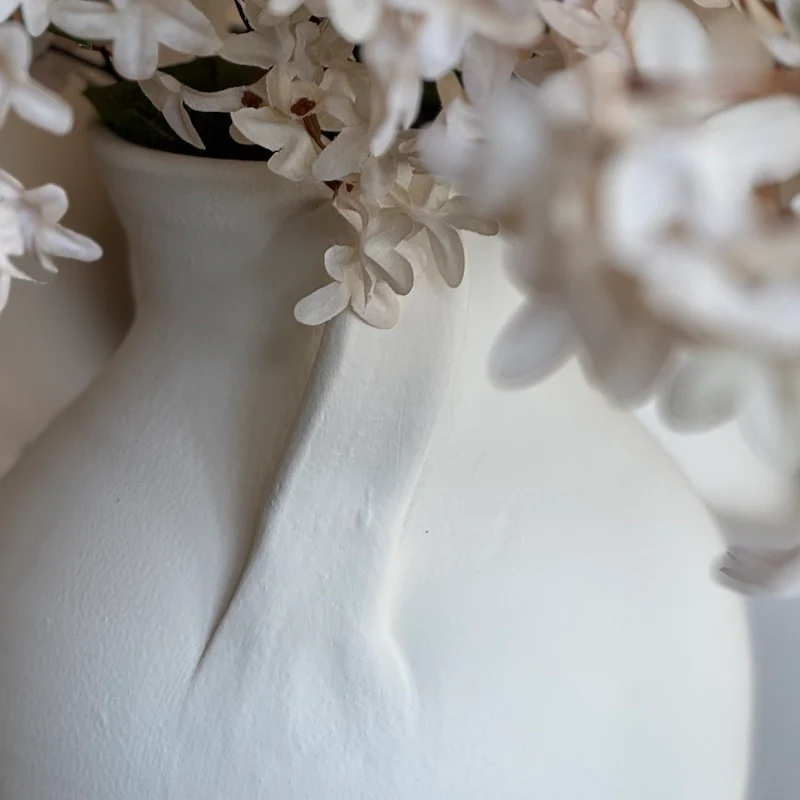 Amphora Warm White Vase - Image 4