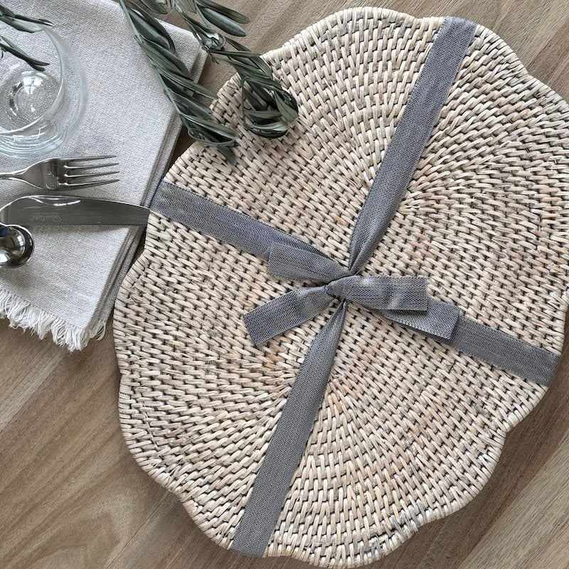 Ayre Rattan Scallop Edge Oval Placemat - Image 3