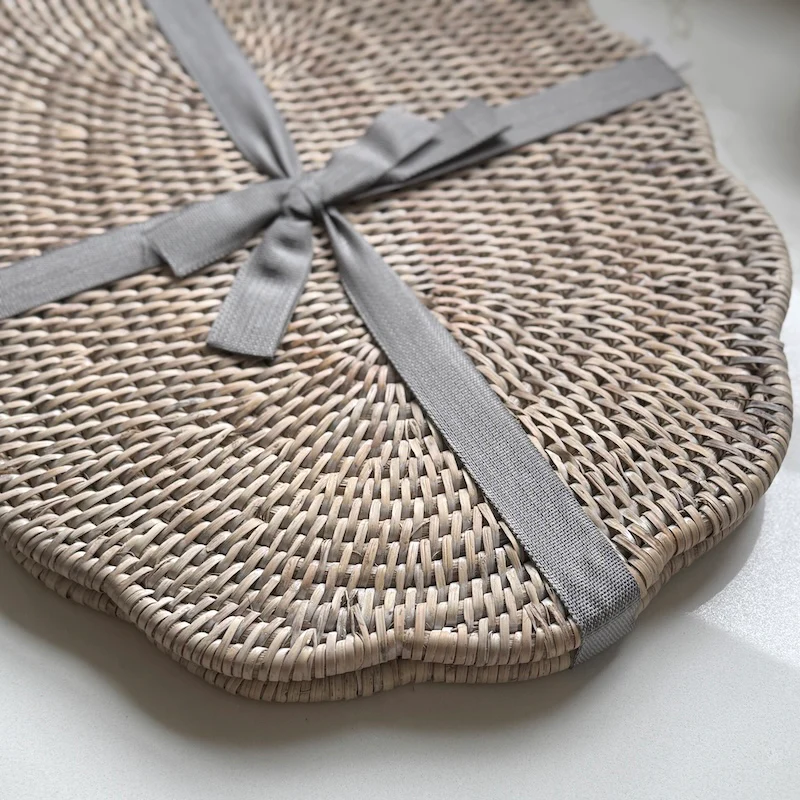 Ayre Rattan Scallop Edge Oval Placemat - Image 4