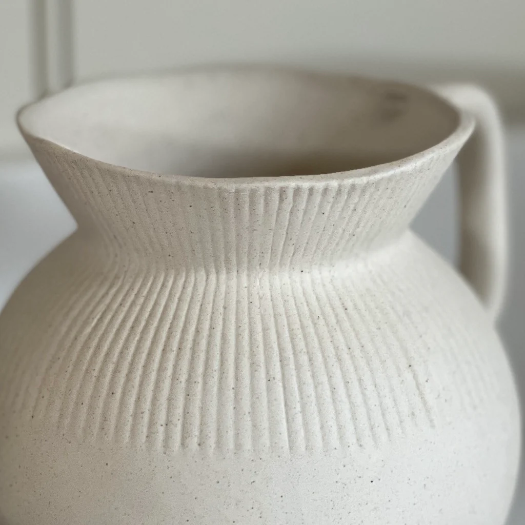 Birdlip Fine Stoneware Jug - Image 2