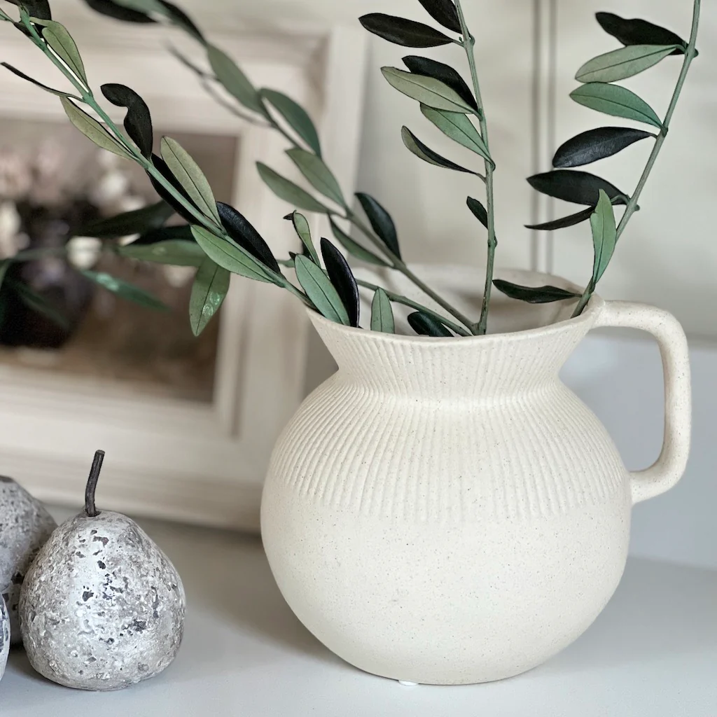Birdlip Fine Stoneware Jug - Image 3