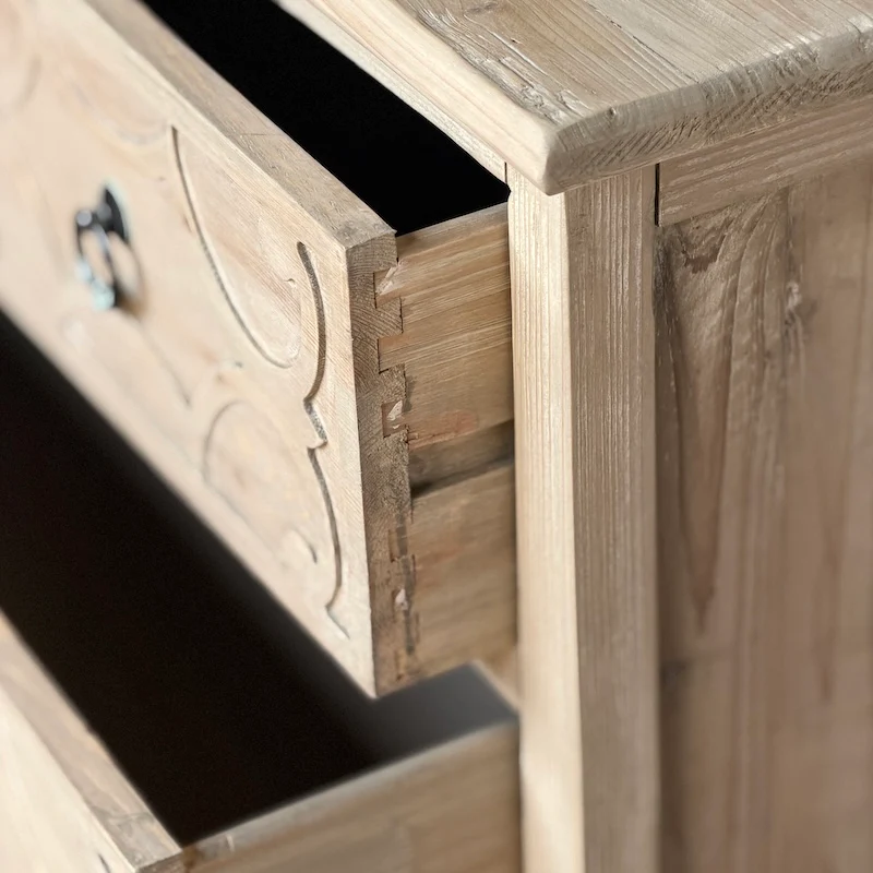 Chipping Chest of Drawers - Image 4