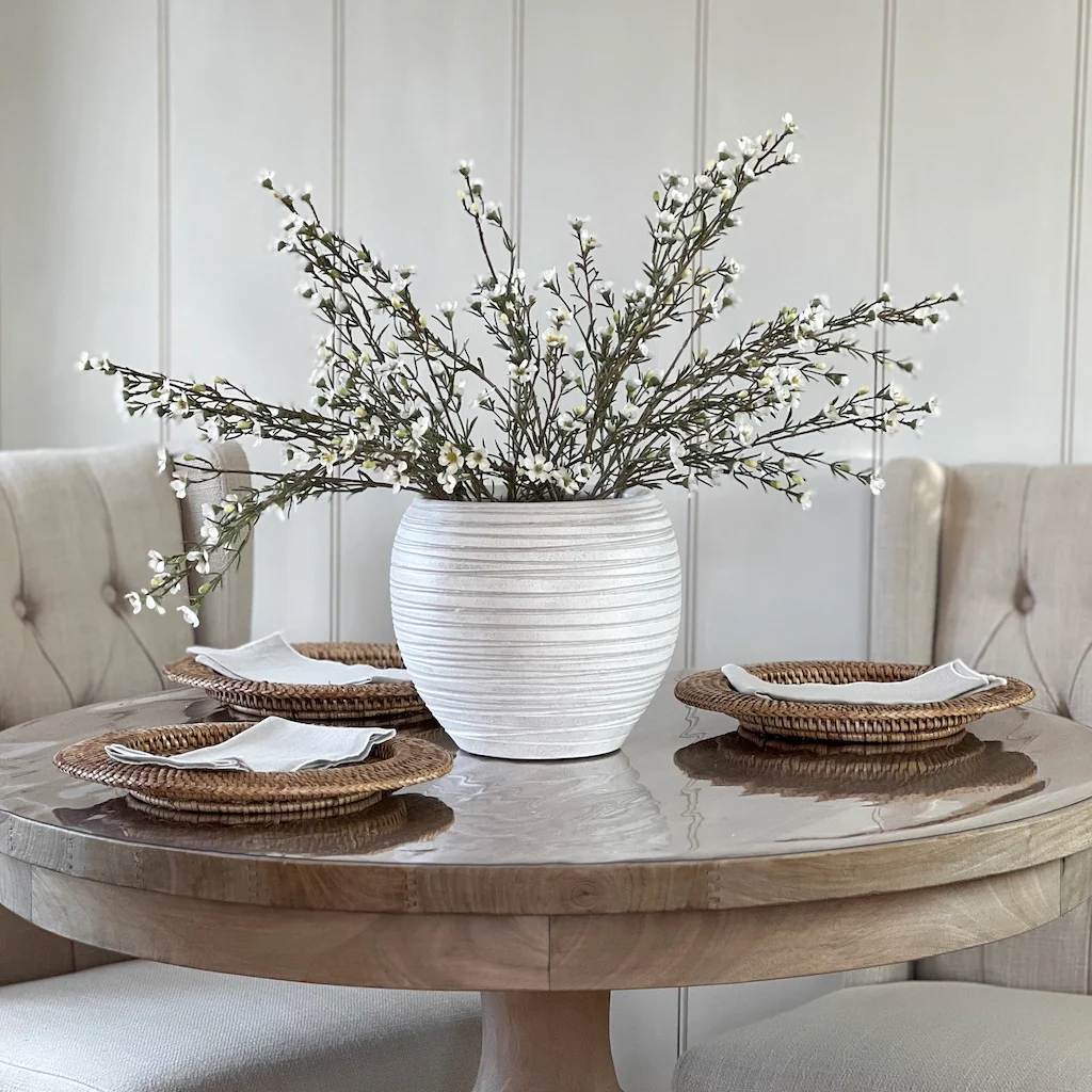 Saturn Ring Off White Textured Vase - Image 4