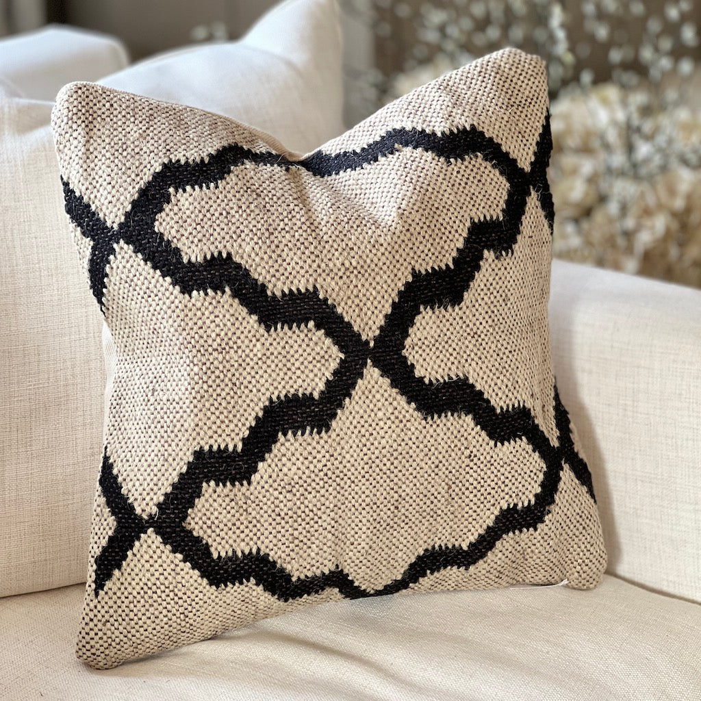 Diamond Pattern Jute Cushion - Image 5