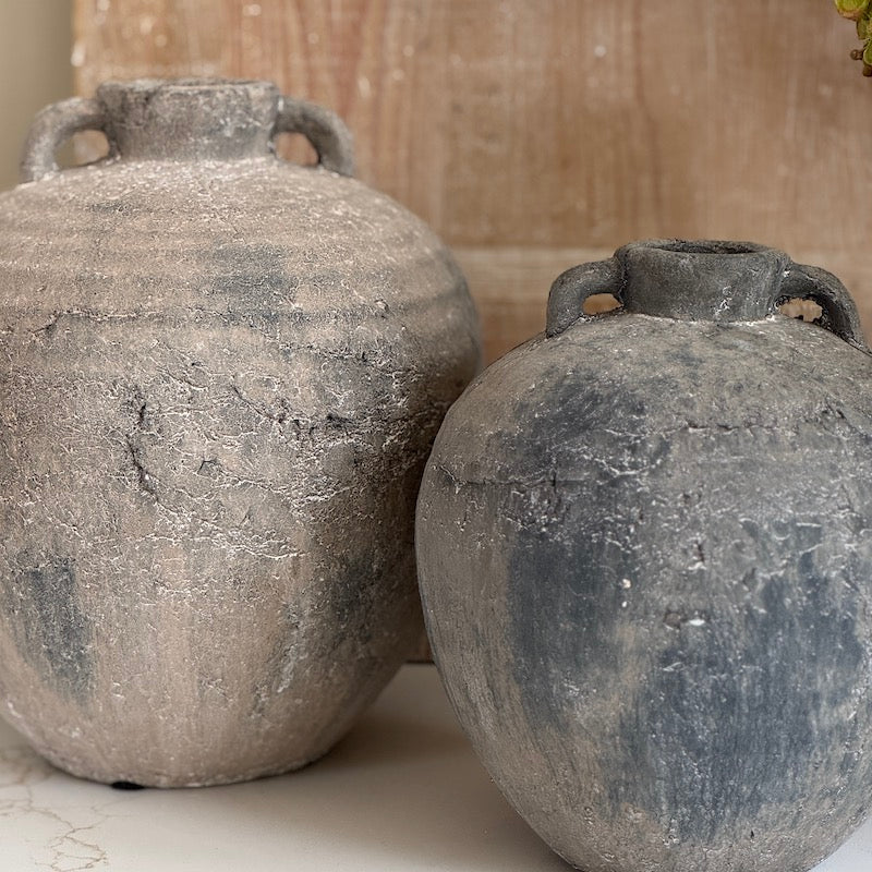Distressed Dark Pot Anastassis - Image 3