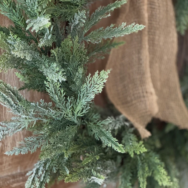 Faux Large Snowy Green Fern Wreath - 61cm - Image 5