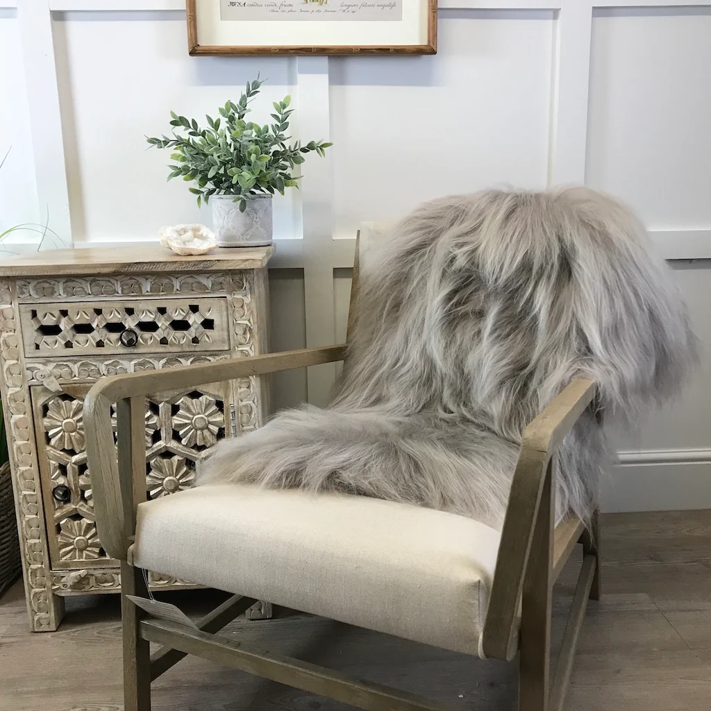 Finest Icelandic Long Wool Sheepskin Linen - Image 3