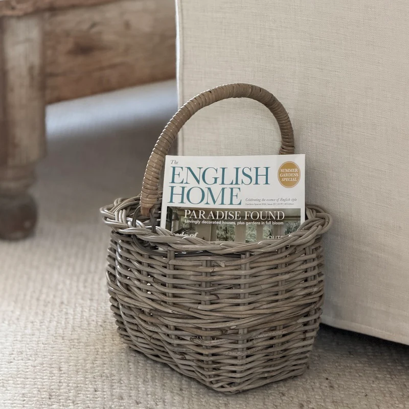 High-Sided Wicker Baskets with Hinged Loop Handles – Natural Carry & Storage - Image 4