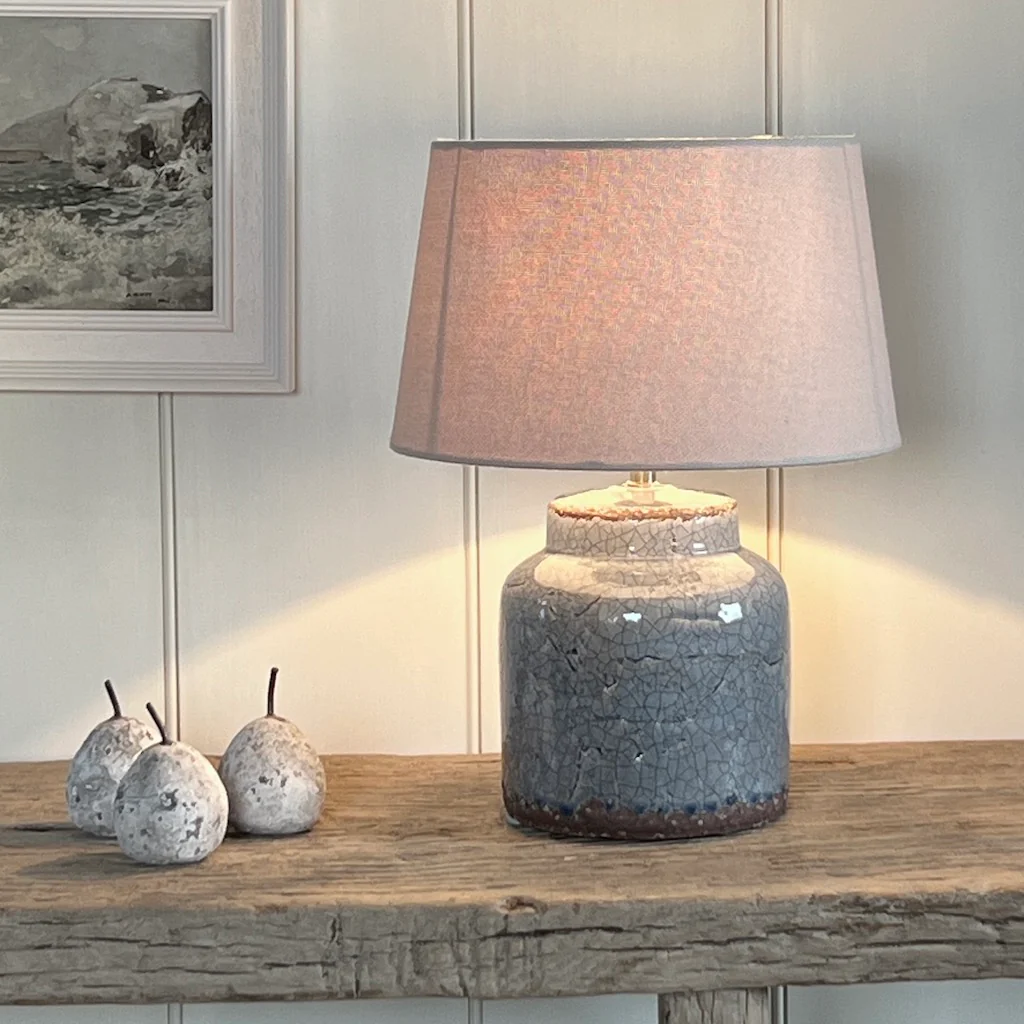 Ilmos Distressed Ceramic Table Lamp - Image 2