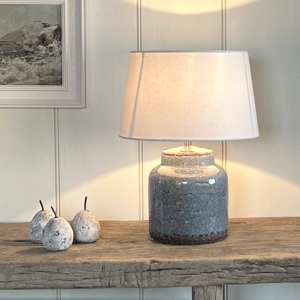 Ilmos Distressed Ceramic Table Lamp - Image 3