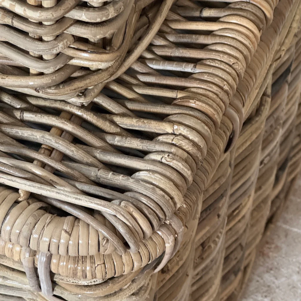 Large Wicker Hamper Baskets Lid Leather Straps 2 Sizes - Image 3