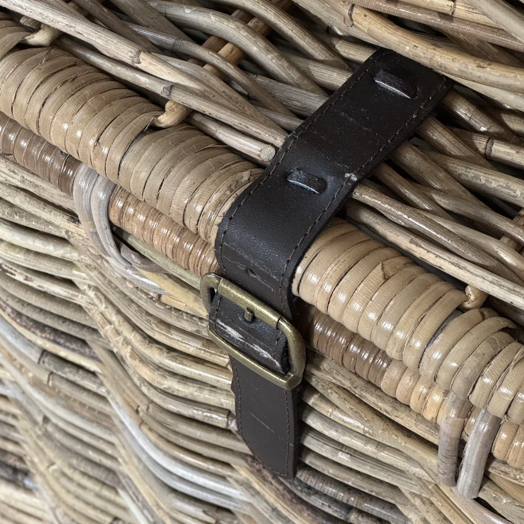 Large Wicker Hamper Baskets Lid Leather Straps 2 Sizes - Image 4