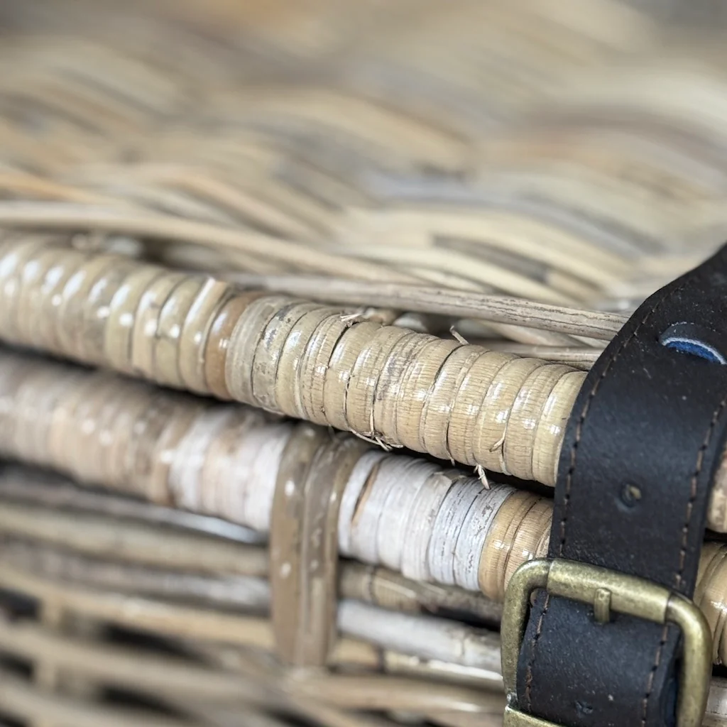 Large Wicker Hamper Baskets Lid Leather Straps 2 Sizes - Image 5