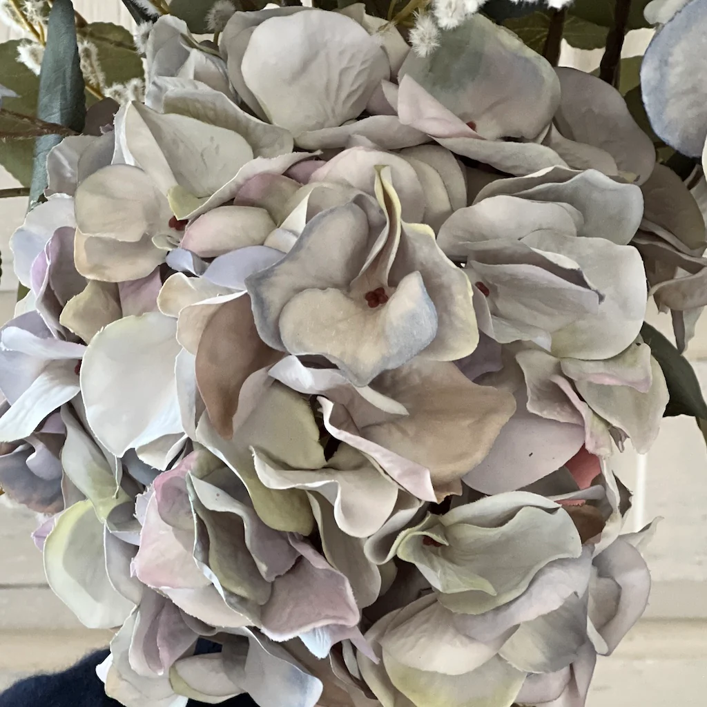 Lilac Hydrangea Bouquet - Image 4