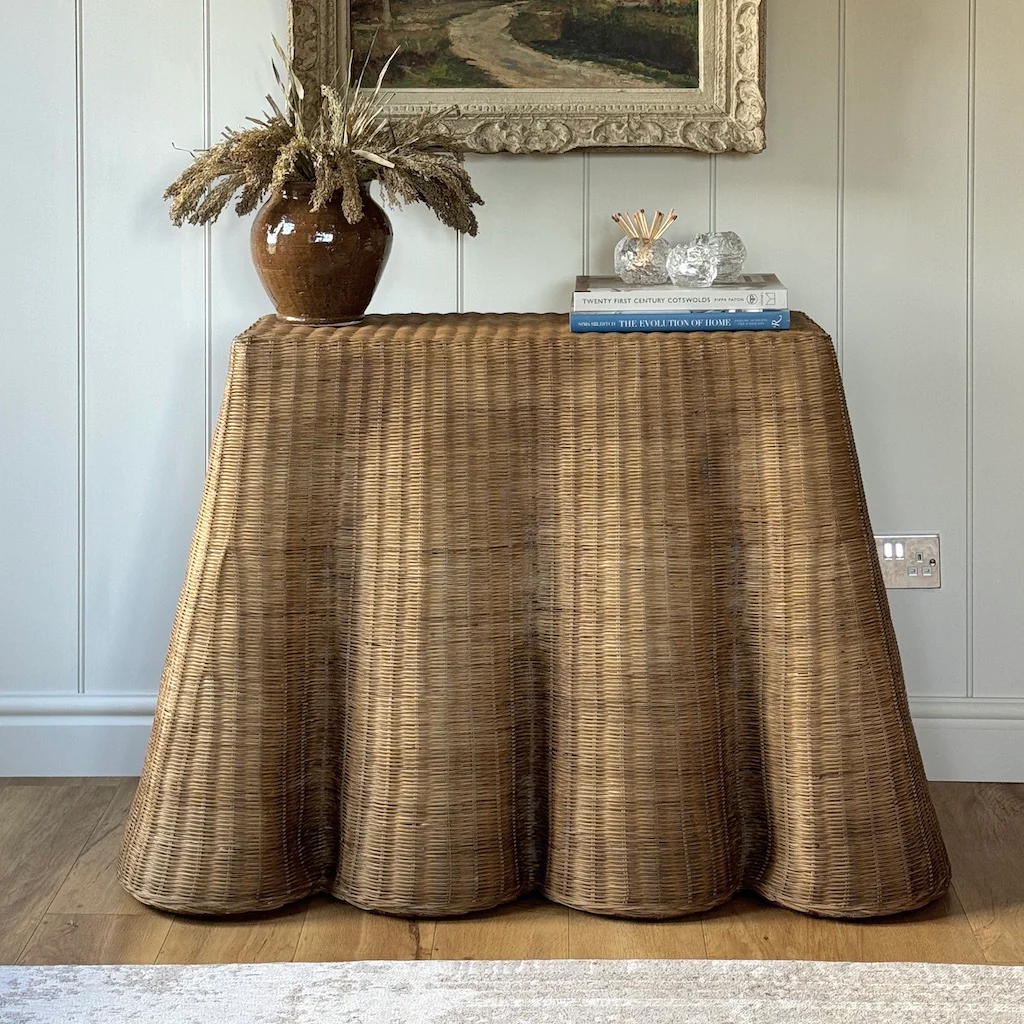 Medium Rattan Scalloped Console Table - Image 2