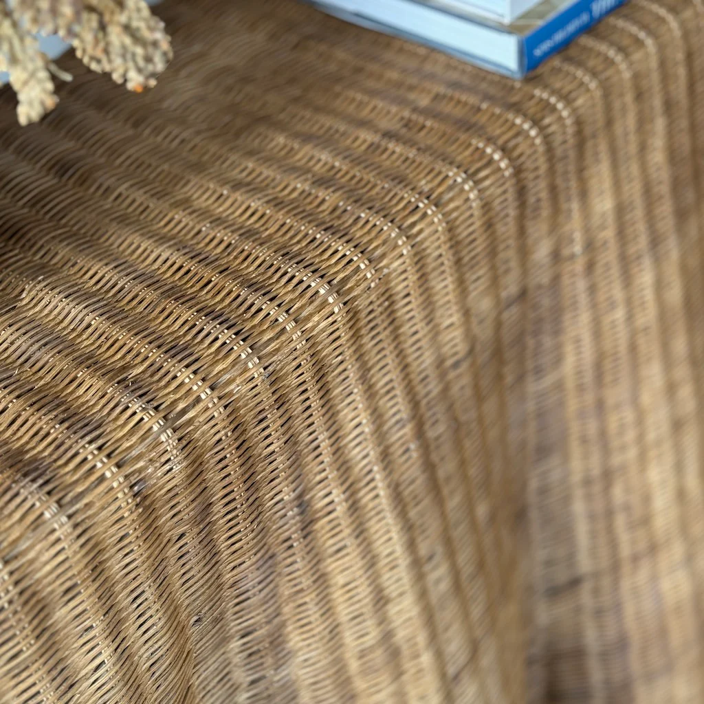 Medium Rattan Scalloped Console Table - Image 4