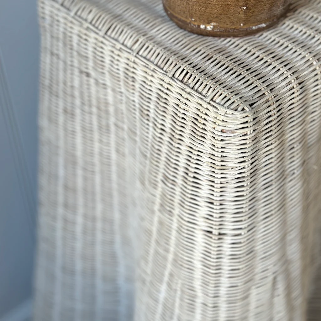 Medium Rattan Scalloped Console Table - Image 8