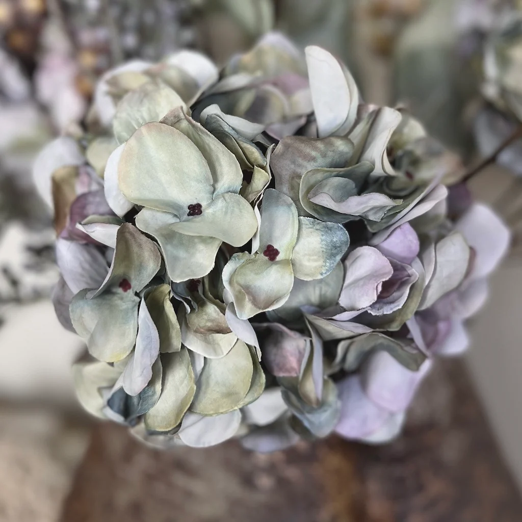 Lilac Hydrangea Stem - Image 3