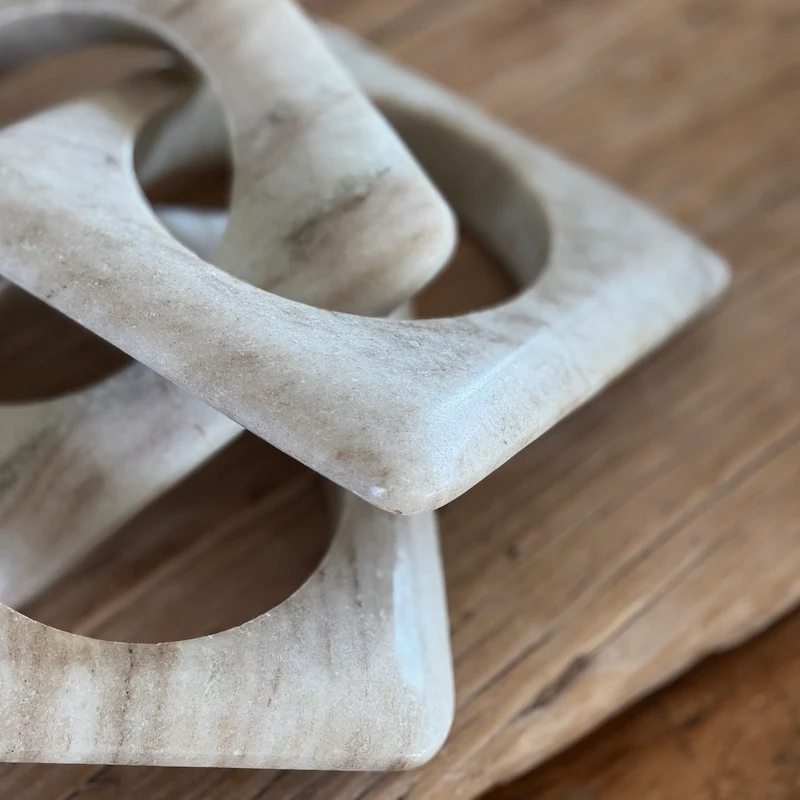 Provence Marble Links Decoration - Image 3
