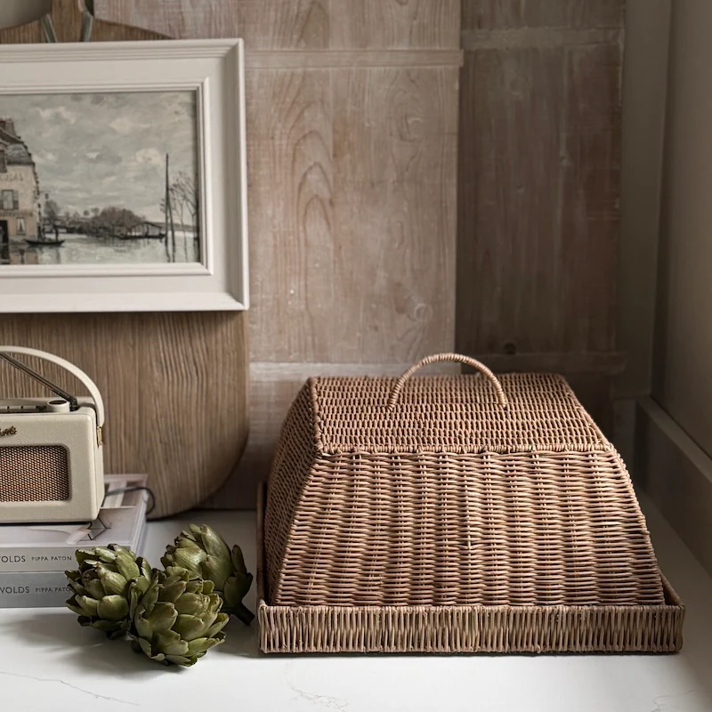 Rattan Covered Serving Tray with Handle – Natural Woven Cloche