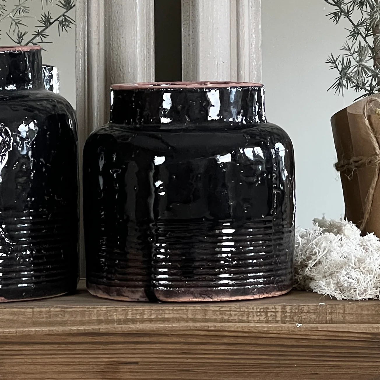 Ridged Black Ink Distressed Terracotta Pot Ikos - Image 6