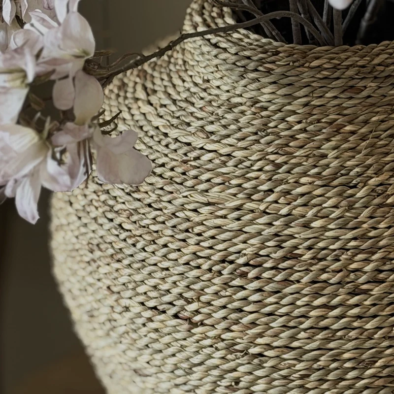 Tanson Woven Seagrass Rounded Vase – Metal Framed Natural Vessel - Image 3