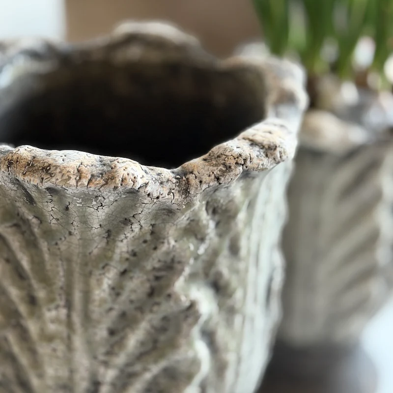 Tulip Stone Effect Pedestal Planter with Scalloped Rim - Image 4