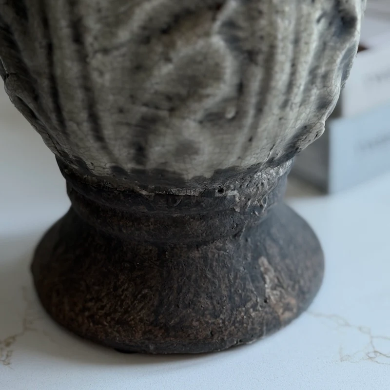 Tulip Stone Effect Pedestal Planter with Scalloped Rim - Image 5
