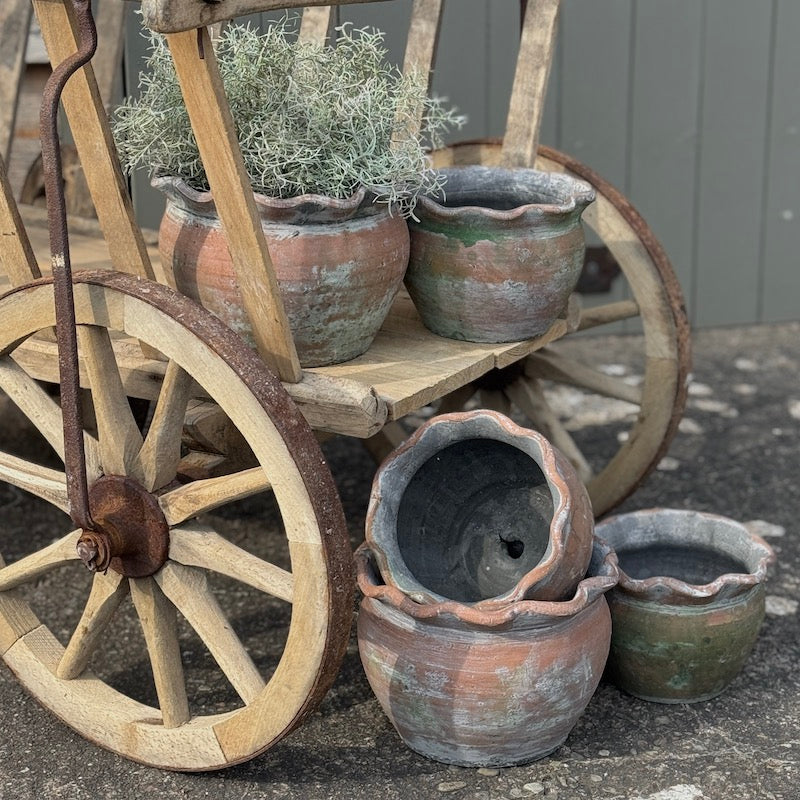 Vintage Style Pie Crust Pot