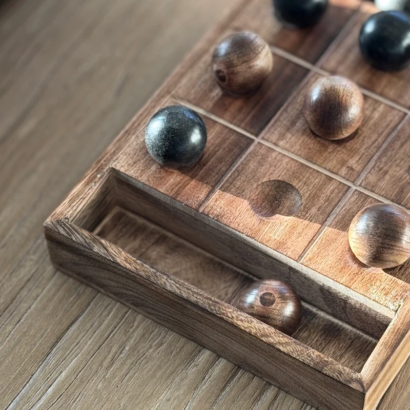 Wooden Noughts and Crosses Board Game - Image 3