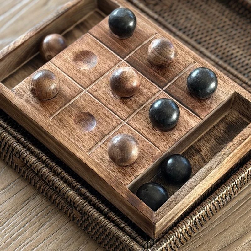 Wooden Noughts and Crosses Board Game - Image 4